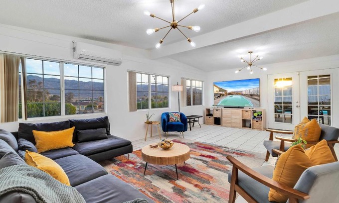 Twentynine Palms Casa | 6 Mi to Joshua Tree Home with Outdoor Oasis and View!