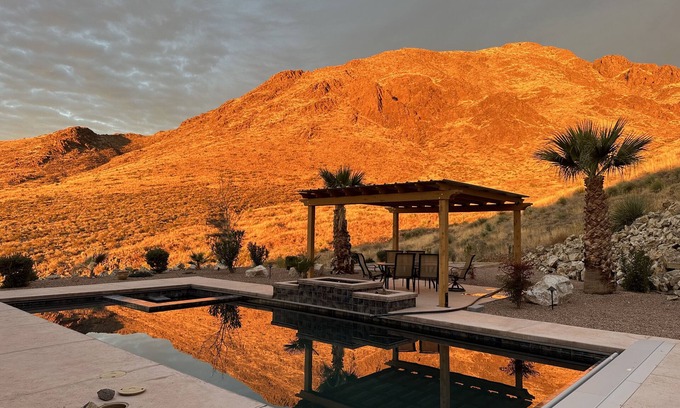 Mesilla Park Casa | 60-acre custom home with breathtaking views of city of Las Cruces & Organs!