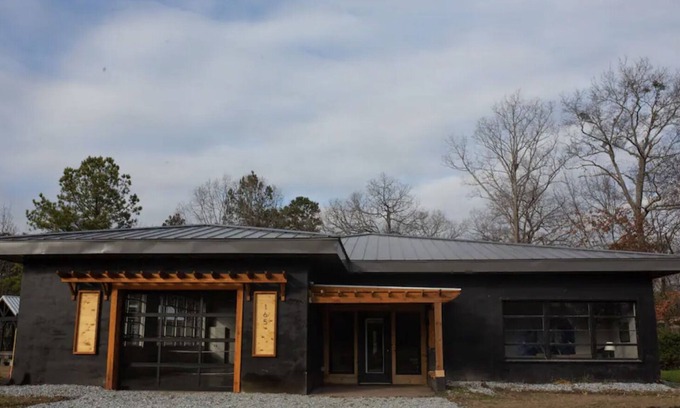 Campobello Casa | 6000sqft Historical Schoolhouse Home with Indoor Pickleball Sleeps 11