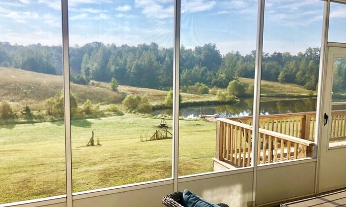 Lexington Otro | 62 ac near Natchez Trace State Park, stocked pond, near Memphis/Nashville