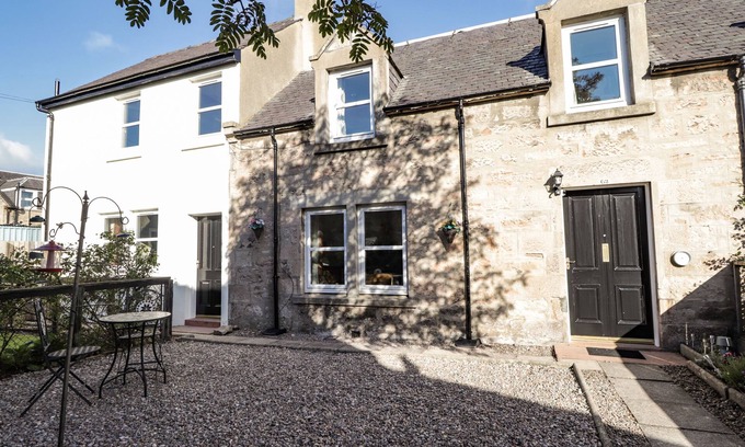 Nairn Cabaña | 62 SOCIETY STREET, pet friendly, country holiday cottage in Nairn