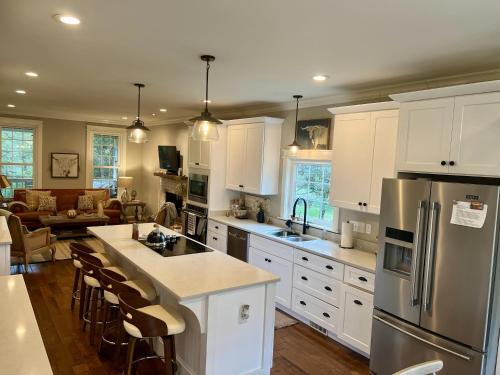 Franklin Casa | 6BR Modern Farmhouse Retreat