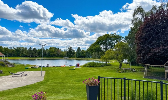 Union Grove Casa | Entire Place 7 acres - Ponds, Kayak, Boat Paddling, Fishing
