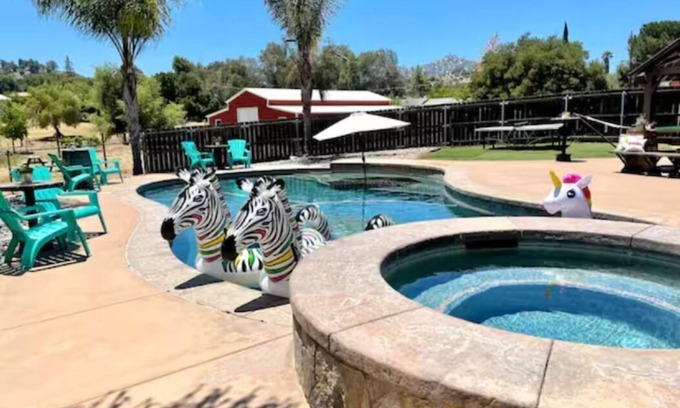 Ramona Otro | 7-Bedroom Family Farm Retreat- Pool, Hot Tub, Game Room, Farm Stand, Chickens