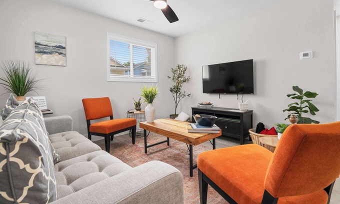 East Durham Casa | 7 Min walk to Golden Belt - 4 Min Drive to Downtown - 7 to Duke