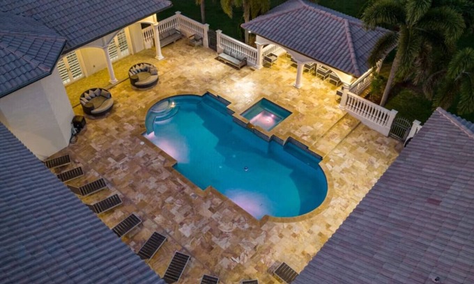 Davie Casa | 7000sf Mansion/Gameroom/Theater/Heated Pool