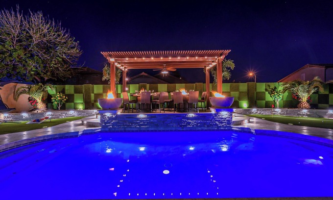Scottsdale Ranch Casa | 7BR/4BATH Getaway SC w/Arcade Room, HEATED Pool, Billiards, Hot Tub & Mini Golf