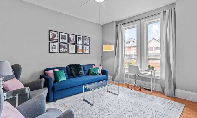 Windsor Casa | 7BR house 19 ppl DT Windsor Free Parking