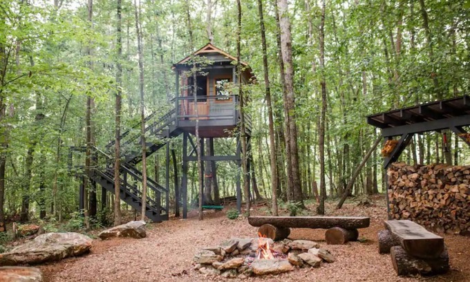 Travelers Rest Alquiler De RV | 8 Acres of Private Camping on 20 Acre Lot