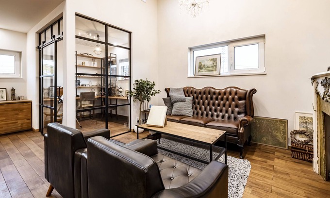 Inuyama Casa | 8 Antiques/ !