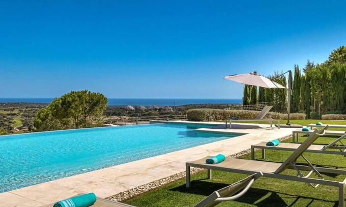 San Roque Villa | SOTOGRANDE Villa de lujo, 8 dormitorios, vistas al mar, campo de golf y montaña