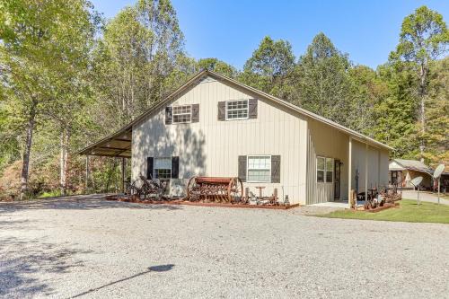 Unaka Casa | 8 Mi to Tellico Plains House and Cabin Near Trails!
