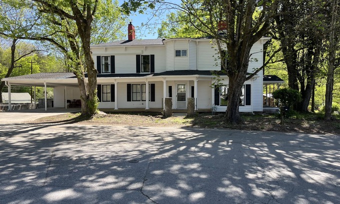 Coalfield Casa | 803 historic home in Windrock 