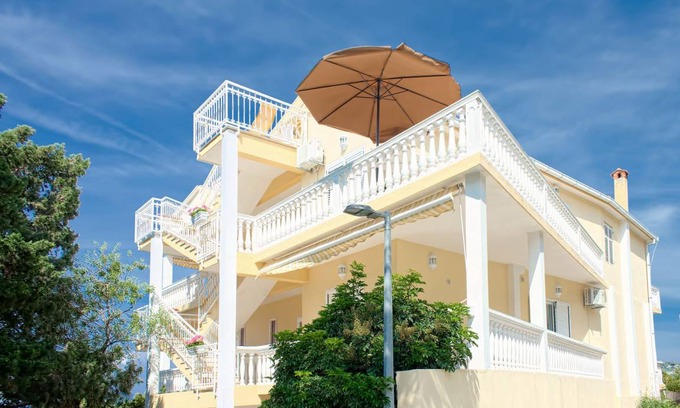 Zivogosce Apartamento | 85 m² Apartamento ∙ 4 habitaciones ∙ 9 personas