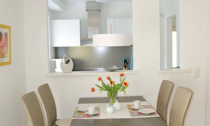 Niedernhausen Apartamento | Confort de 85 m2: 2 plazas. Conexión de tráfico superior de 2 baños WLAN. FFM WI Rin Taunus
