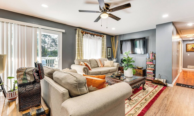 Decatur Casa | 9 Mi to Downtown Atlanta: Home w/ Deck + Yard!