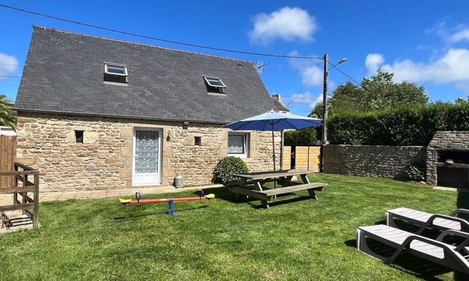 Ploudalmezeau Casa | A 1 km del mar, piscina cubierta climatizada para 5 personas, paseo marítimo gratuito.