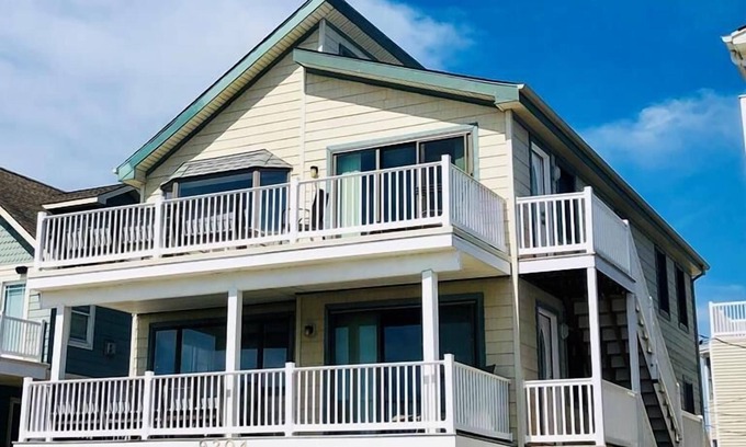 Townsend's Inlet Casa | 9304 Pleasure Ave 2nd Floor