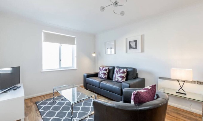 Grove Apartamento | 97 Regents Court -1 bedroom apartment