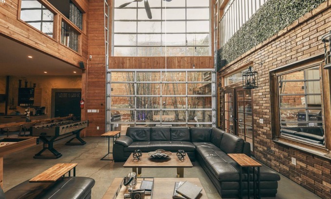 Grant Hill Apartamento | 9BR Bamboo Loft * Near Downtown 21 bed 26 capacity