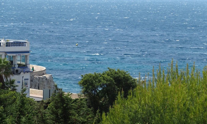 Endoume Casa | Un balcón sobre el mar. Una habitación en la ciudad