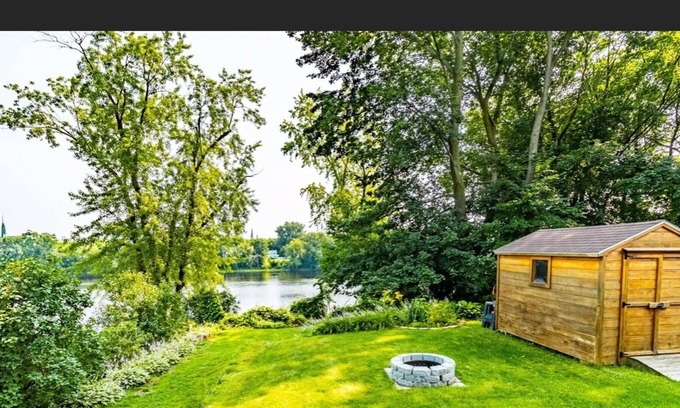 Auburn Apartamento | A beautiful Waterfront Property