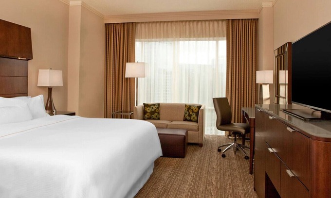 Lenox Casa | A Captivating Room for a Great Romantic Getaway!