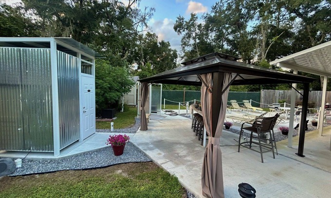 Fellowship Casa | A Clothing Optional Clothes Free Tent Site Oasis WEC 5 Mile Away T