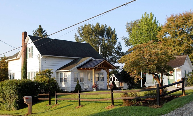 New Bedford Cabaña | A cozy, relaxing cottage in Ohio's Amish country.