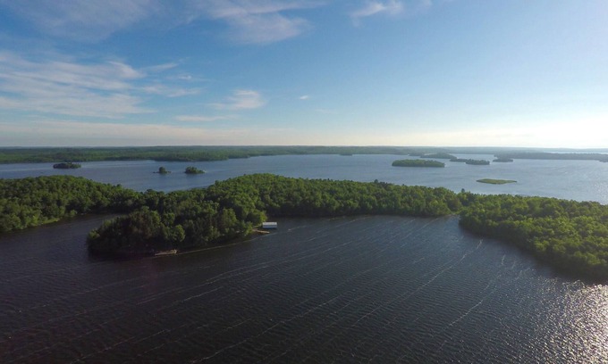 Orr Cabina | ¡Isla privada de 45 acres! Duerme 20! Barco disponible en alquiler!