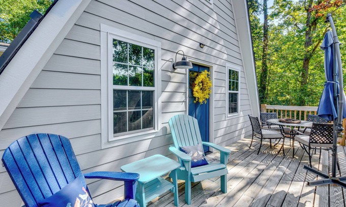 Anderson Cabina | A-Frame Anderson Cabin: Half Mi to Lake Hartwell!