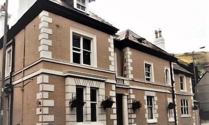 Penmaenmawr Casa | A Huge Holiday Home. When SIZE really matters.