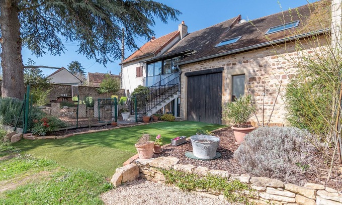 Collonge-en-Charollais Casa | A l'Ombre du Cèdre - Grand Jardin