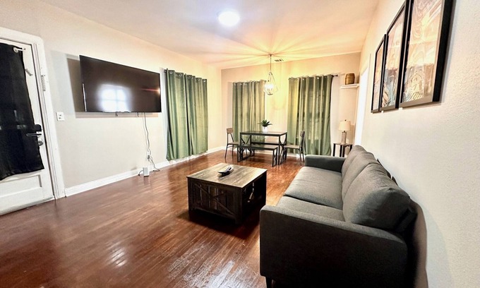 Highland Historic District Casa | A-Lister! 3 bedroom/1 bath House