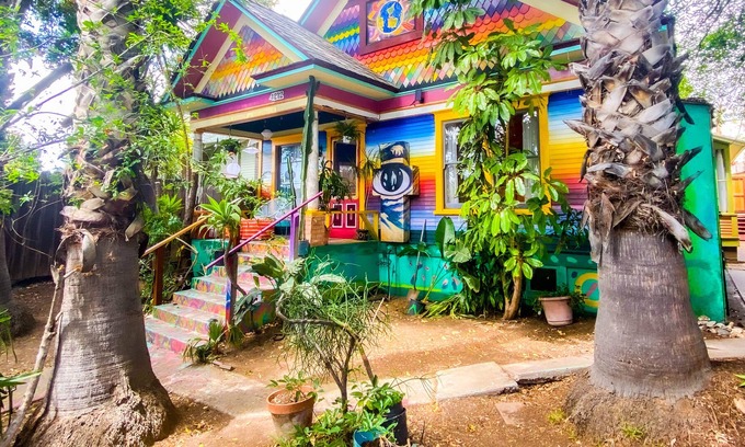 University Heights Casa | A+ Location!! Artist Oasis! Pool! 8Bed Sleeps 14