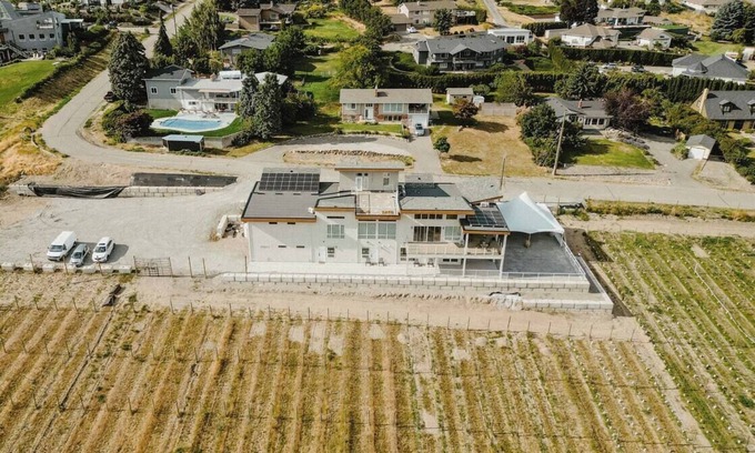 Central Okanagan Otro | A Modern Organic Vineyard Escape - 3 Bedrooms