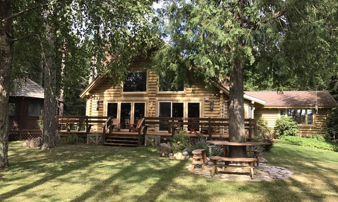 Three Lakes Cabina | Un Northwoods Shangri-la / Jagdschloss Four Mile Lake / Un extraordinario 83 acres