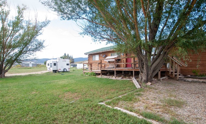 Beaver County Casa | A Peaceful Getaway cabin!