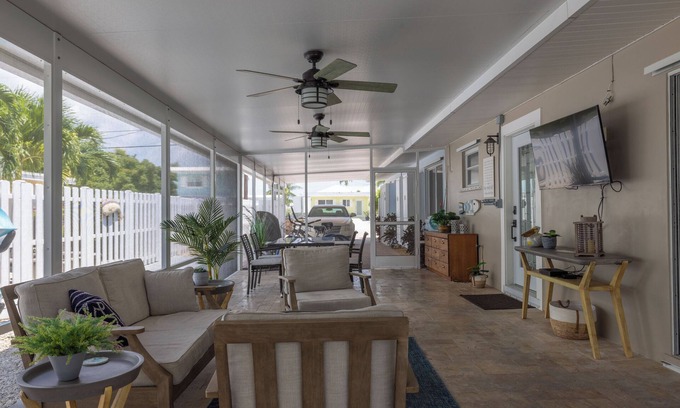Key Colony Beach Casa | A piece of paradise! Adorable 2 bedroom, 2 bathroom canal front half duplex