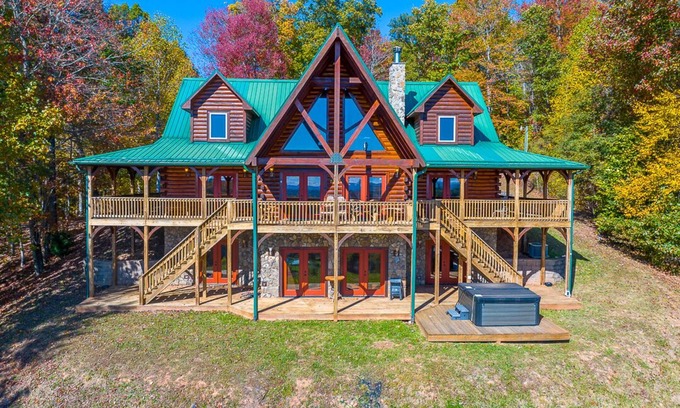 Grassy Creek Cabina | Bring Everyone Together | Fraser Creek Lodge | Hot Tub & Pool Table