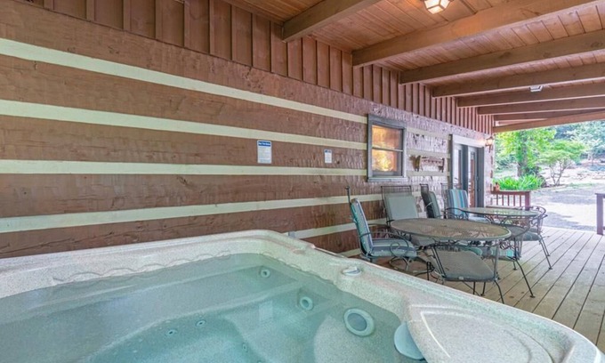 Seven Devils Cabina | A White Tail Ridge - Cerca de High Country Attractions, Cabina encantadora con jacuzzi - 10% Descuento de última hora - descuento incluido en el presupuesto en línea
