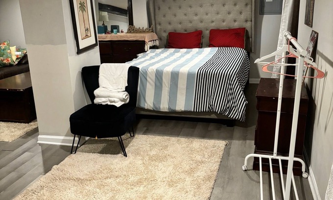 Union Casa | A quite neighborhood with a Park for you and your pet to relax. Free car Park.