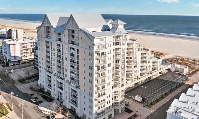 Diamond Beach Condominio | A rare residence at The Grand at Diamond Beach!