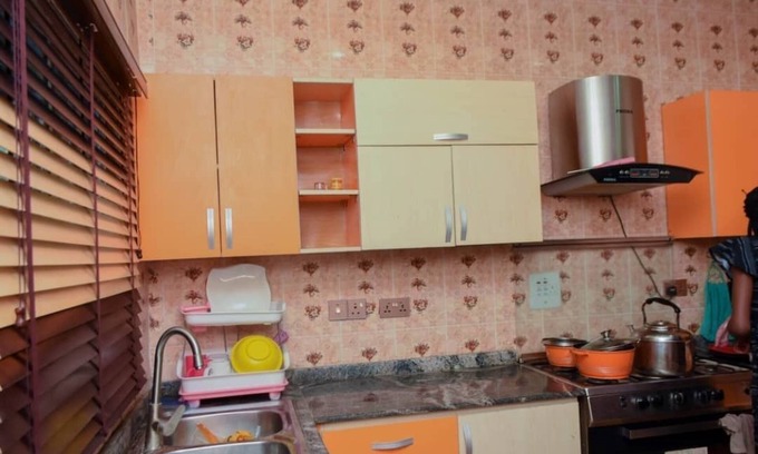 Lagos Apartamento | Un dúplex sereno y decorado con buen gusto en el corazón de la región continental de Lagos.