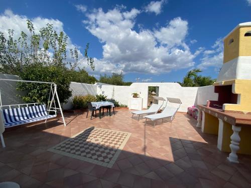 San Pietro in Bevagna Casa | A soli 10 minuti a piedi dal mare più bello! Villa casa vacanza Silvana e Roni