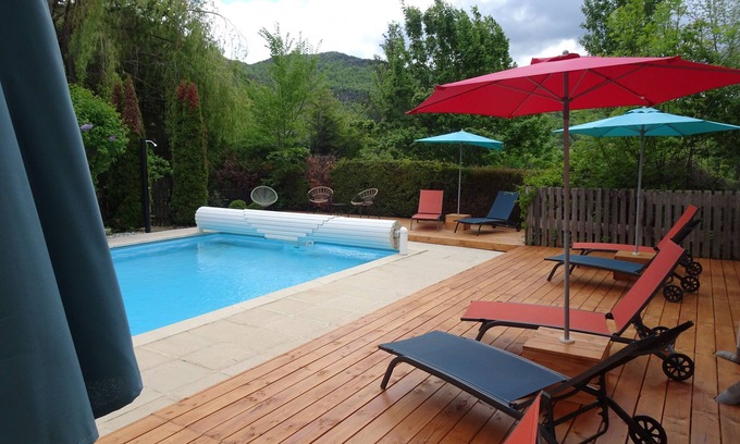 Venterol Cama Y Desayuno | A spacious, bright room for a sunny stay