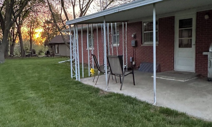Gretna Casa | “A Step Back in Time” Gretna! Family friendly and dog kennel available nearby.