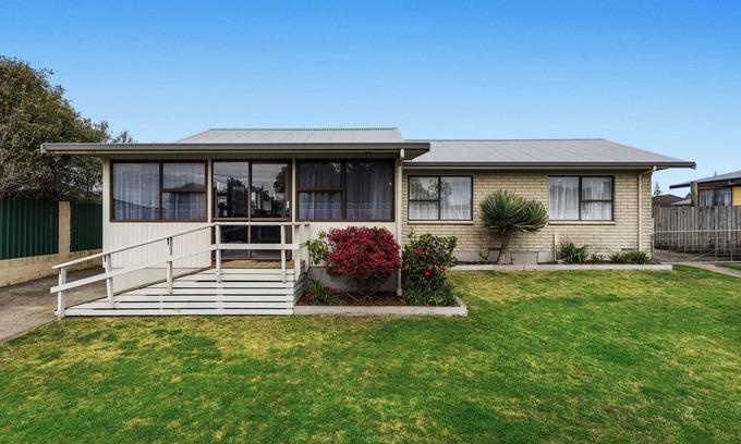 Coastlands Casa | A Stones Throw - Coastlands Holiday Home