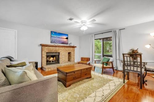 Live Oak Hills Apartamento | A Touch of Serenity