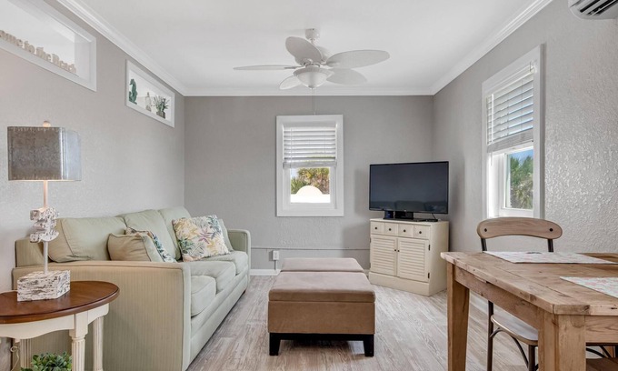 Flagler Beach Condominio | A tranquil seaside escape just steps to the beach